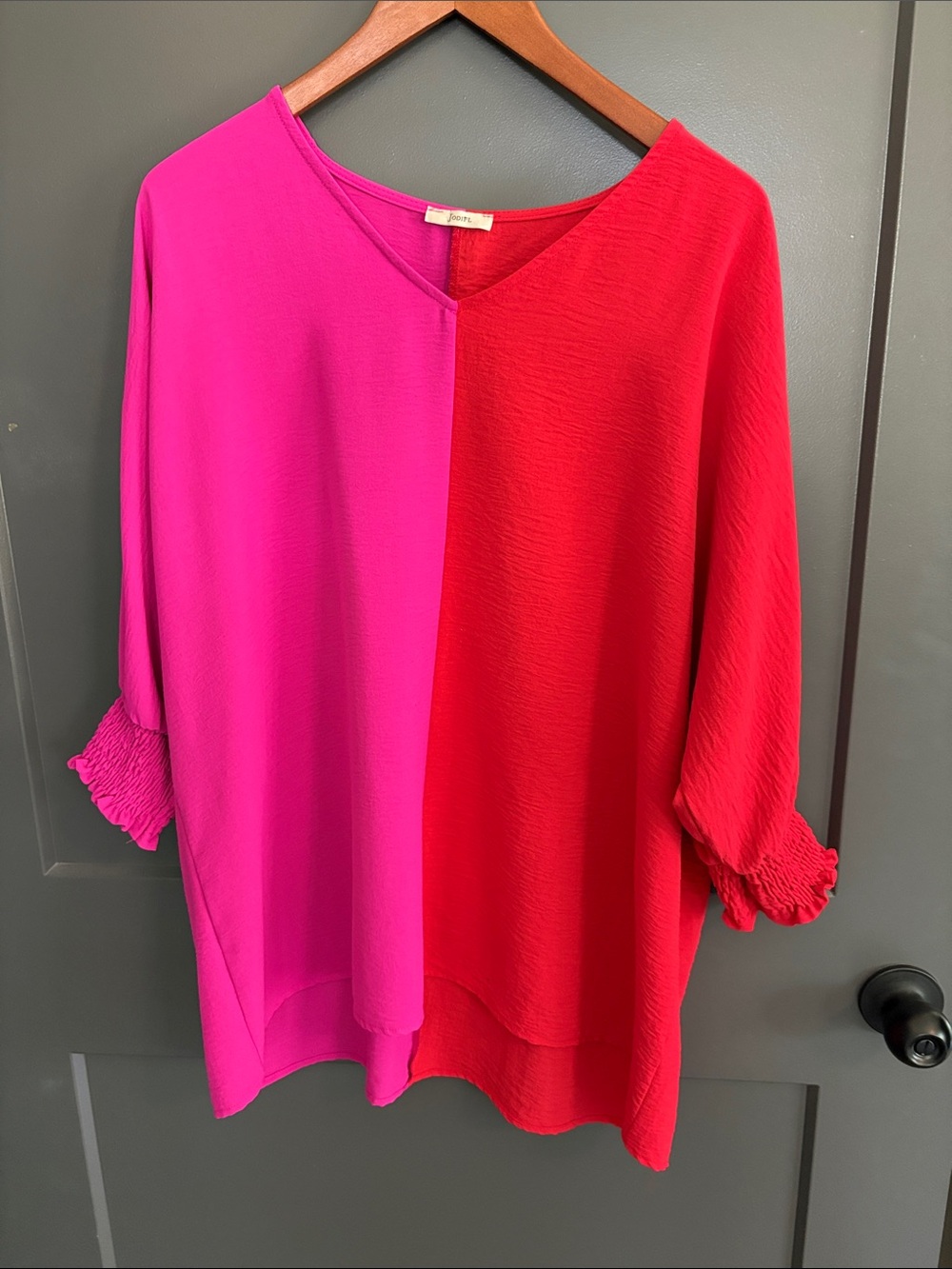 JODIFL Two-Tone V-Neck Tunic in Hot Pink and Red